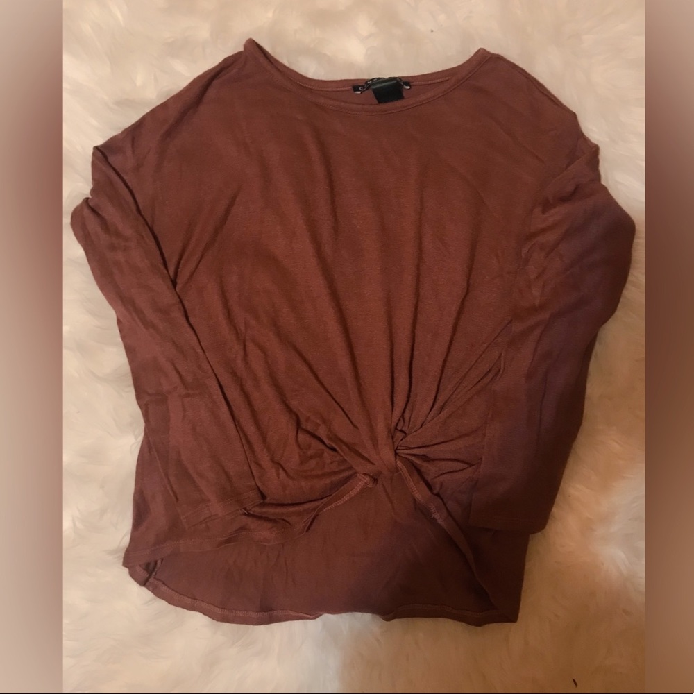 twisted long sleeve